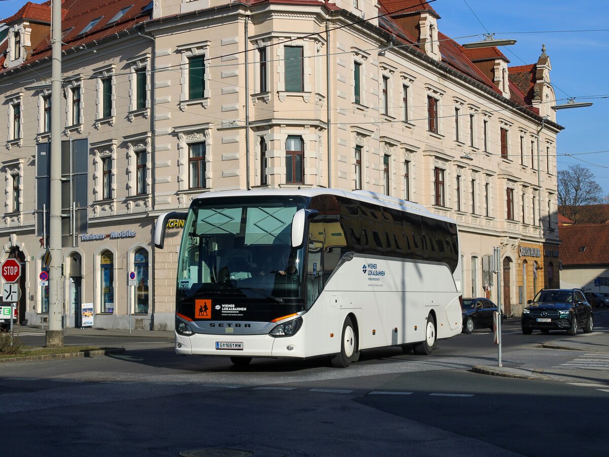 Graz. Am 22.02.2023 war ein Setra Reisebus der Firma Weiss im Wiener Lokalbahnen-Branding auf der Linie 620 von Graz ÖGK nach Wildon unterwegs, hier konnte ich den Bus am Griesplatz fotografieren.