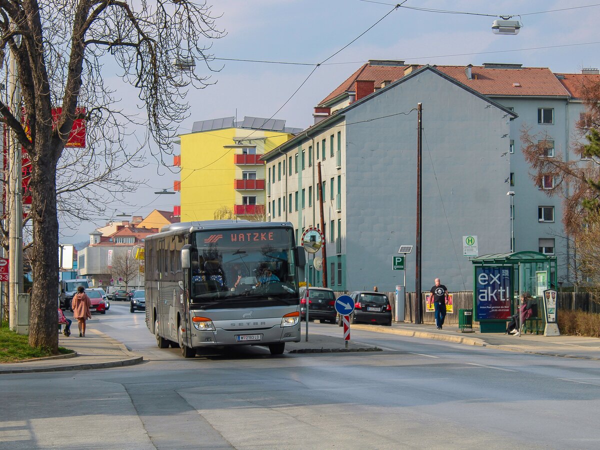 Graz. Am 29.03.2022 konnte ich den Wieselbus W 2193 LO bei der Haltestelle Kirchnerkaserne aufnehmen.