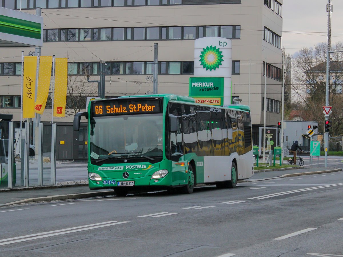 Graz. BD 15817 von Postbus war am 19.04.2021 auf der Linie 66 unterwegs, hier bei der Haltestelle Fröhlichgasse/Messe.