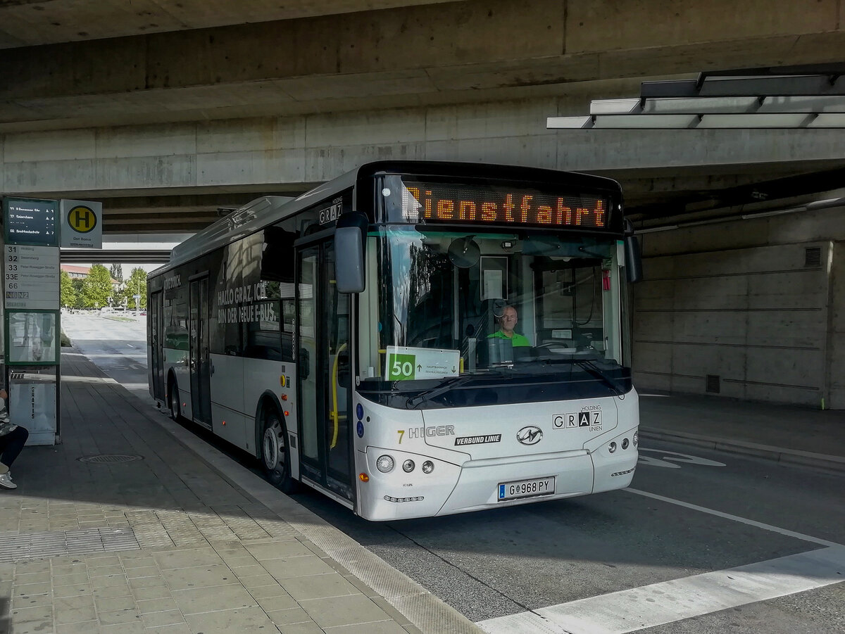Graz. Bis 2019 testeten die Graz Linien einen Elektrobus von Higer. Am 9.9.2019 konnte ich diesem in Don Bosco als Dienstfahrt begegnen.