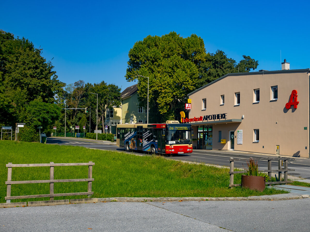 Graz. Der OBK Wagen 38, ein MAN A21 NL223 mit Vorserienfront, ist hier am 11.08.2024 als Ersatzbus in der Mariatroster Straße zu sehen.