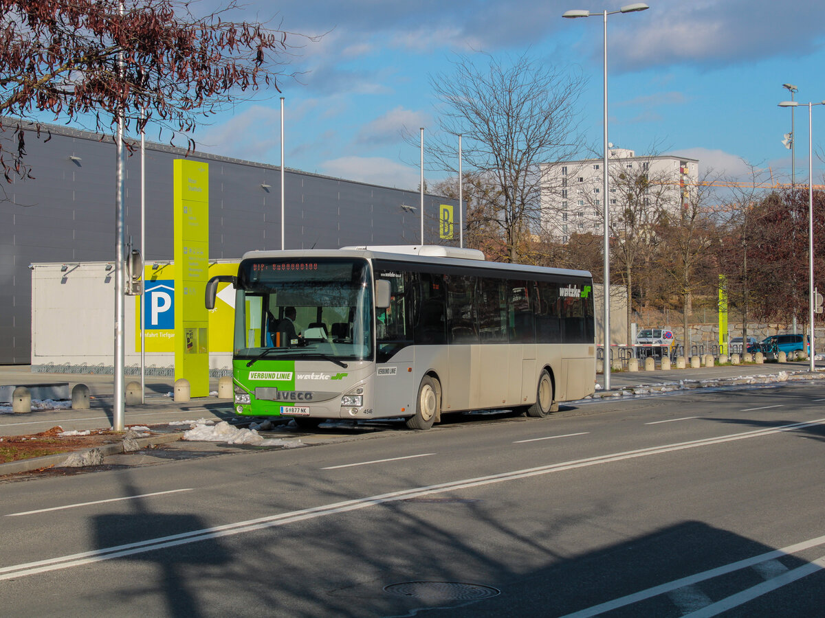 Graz. Der W4546, welcher noch das ehemalige Regiobus-Design Steiermark trägt, konnte von mir am 07.12.2021 in der Fröhlichgasse abgelichtet werden.