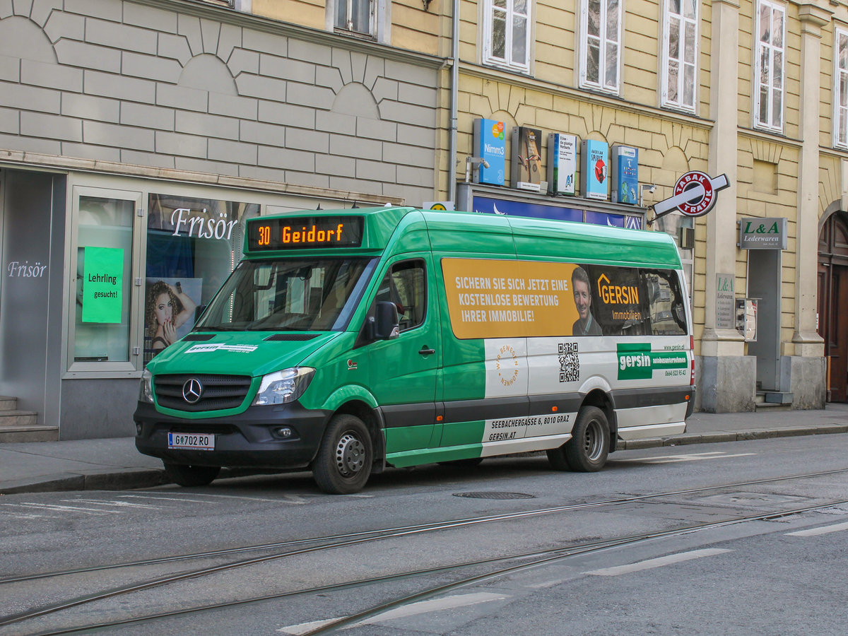 Graz. Ein Sprinter City 77 von Gersin stand am 13.03.2021 in der Radetzkystraße als Linie 30.