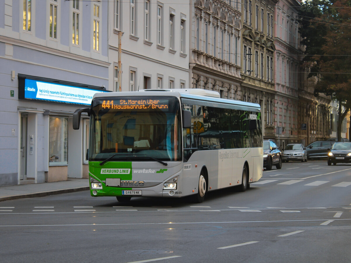Graz. Einen der letzten Iveco Crossway von Watzke mit dem alten Regiobus-Design, konnte ich am 31.08.2021 beim Grazer Jakominigürtel fotografieren.