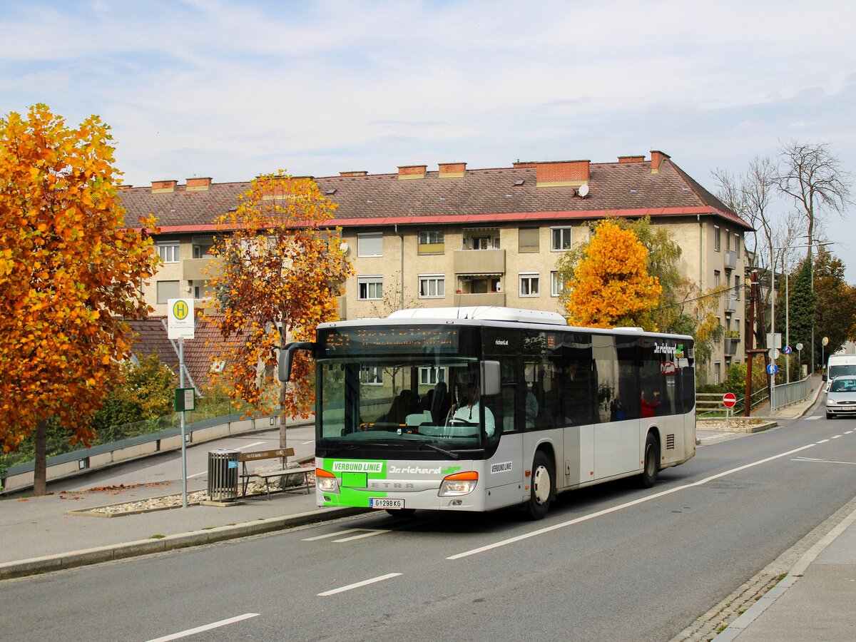 Graz. Es Herbstet schon im Lande: Am 24.10.2022 konnte ich einen Dr. Richard Setra S415 NF als Linie 431 auf der Fahrt nach Nestelbach bei der Flurgasse fotografieren.
