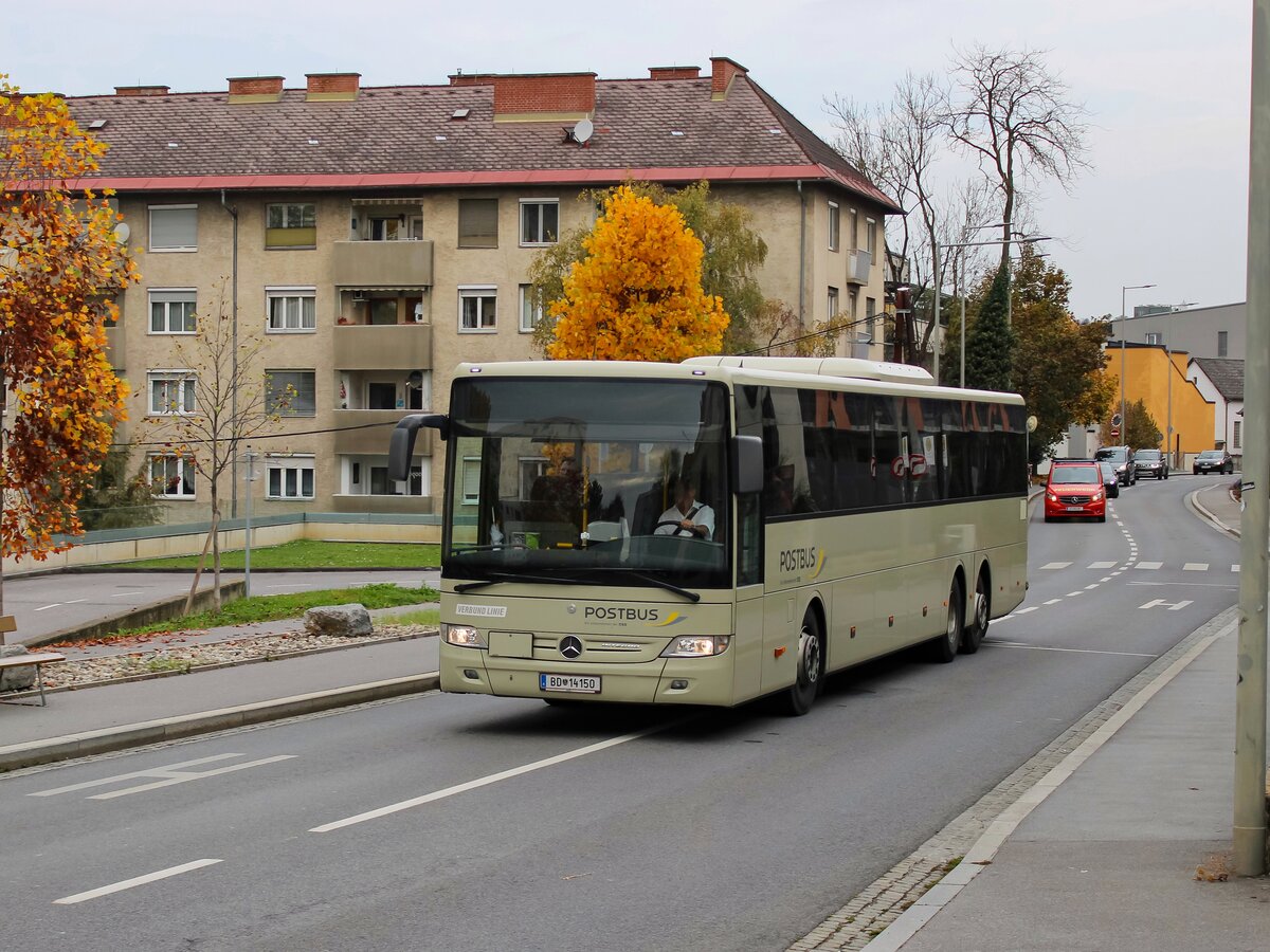 Graz. Es Herbstet schon im Lande: Am 24.10.2022 konnte ich den Postbus Integro BD 14150 als Linie X41 auf der Fahrt nach Fürstenfeld bei der Flurgasse fotografieren.