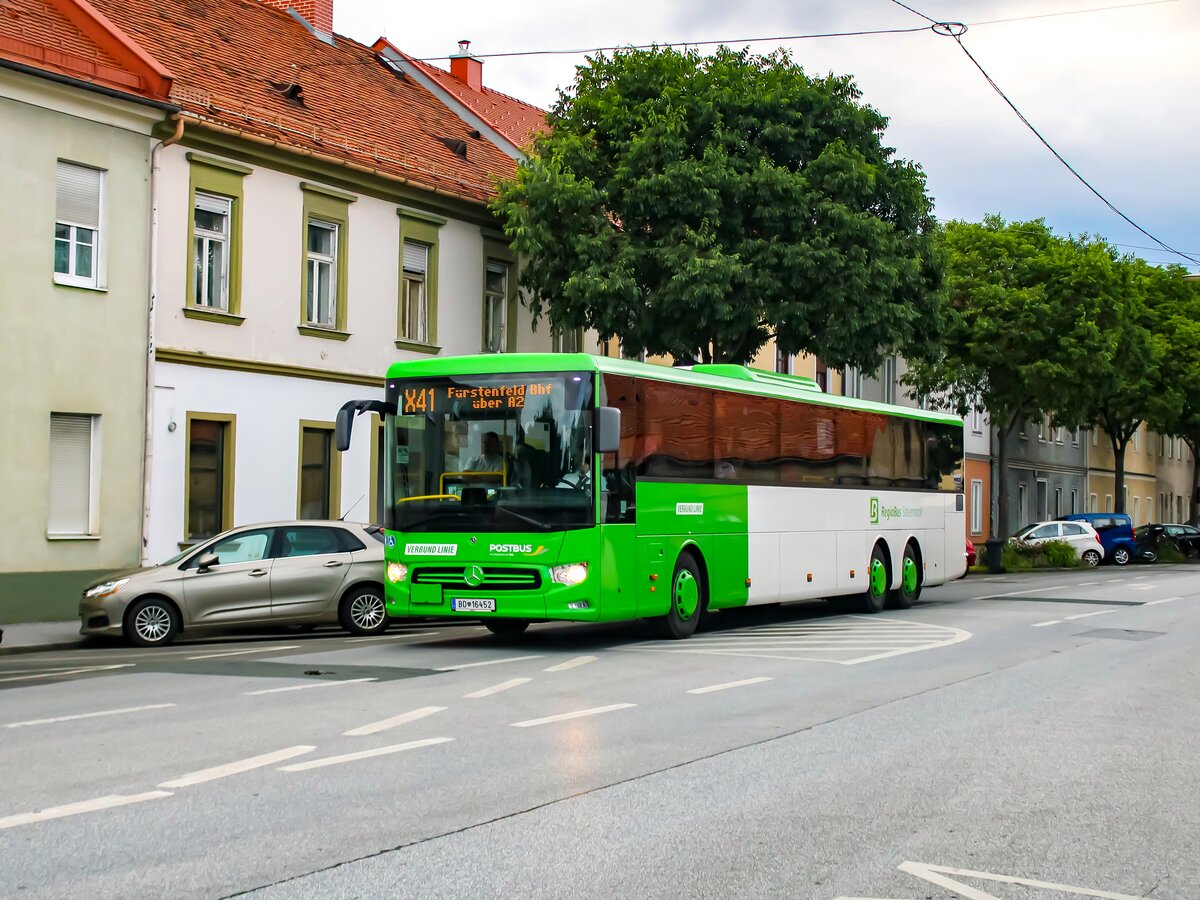 Graz. Postbus BD 16452 ist hier am 12.06.2023 als Linie X41 bei der Hasenheide zu sehen.