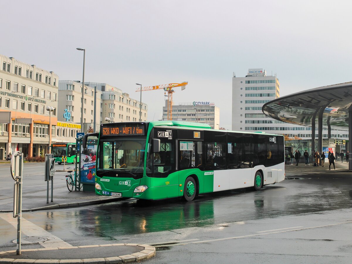Graz. Seit Anfang Mai 2022, ist die Expressbuslinie 62X zwischen dem Hauptbahnhof und der Wirtschaftskammer unterwegs. Am 18.11.2022 war auf besagter Linie der zu dem Zeitpunkt einzige betriebsbereite Citaro 2 EEV Solo der Graz Linien unterwegs, welcher von mir am Hauptbahnhof kurz vor der Abfahrt fotografiert werden konnte.