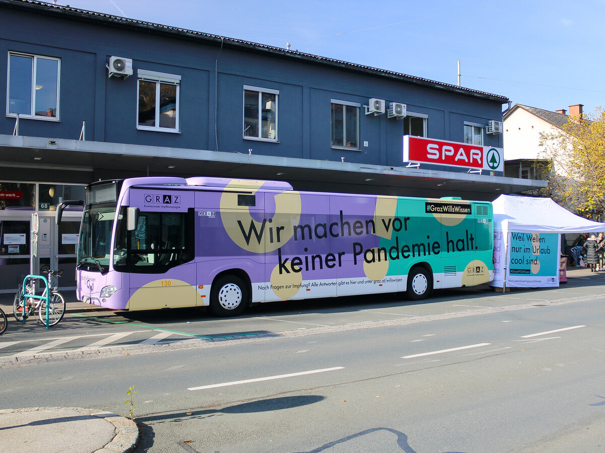 Graz. Während des Herbstes 2022, läuft eine kommunale Impfkampagne der Stadt Graz. Im Zuge dessen, wurde Wagen 130 der Graz Linien, zu einem Impfbus umgebaut. Am 09.11.2022 stand dieser nahe der Haltestelle Fliedergasse, wo er von mir fotografiert werden konnte.