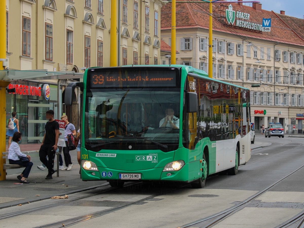 Graz. Wagen 131 der Graz Linien war am 30.08.2020 auf der Linie 39, hier am Jakominiplatz.