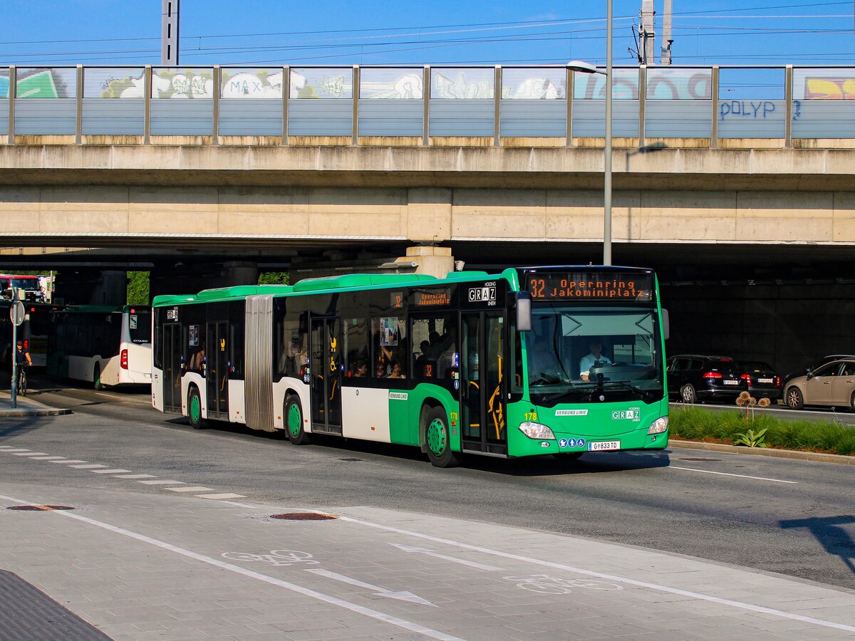 Graz. Wagen 178 der Graz Linien ist hier am 20.06.2023 als Linie 32 in Graz Don Bosco zu sehen.