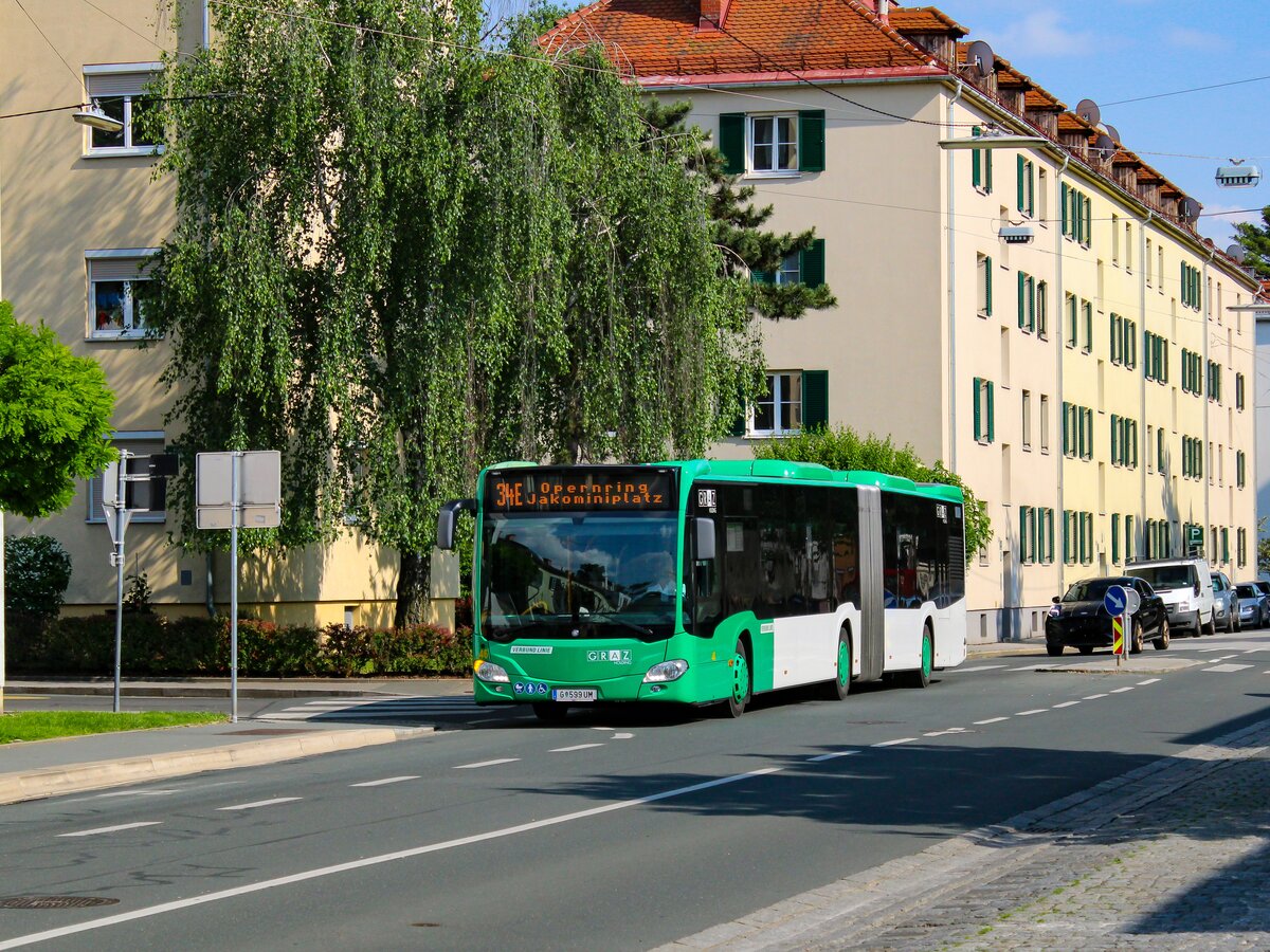 Graz. Wagen 46 der Graz Linien ist hier am 01.06.2023 als Linie 34E nach Opernring in der Neuholdaugasse zu sehen.