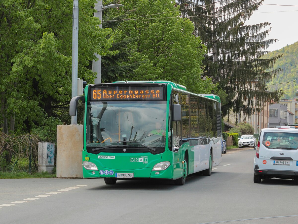 Graz. Wagen 99 der Graz Linien ist hier am 03.05.2021 als Linie 65 in der Daungasse zu sehen.