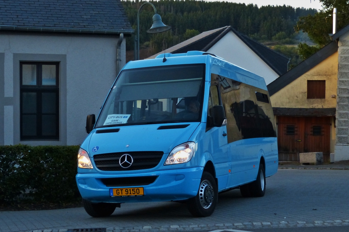 GT 9150, in unregelmäßigen abständen ist dieser Mercedes Benz Sprinter, als Citybus in Wiltz unterwegs. 31.07.2020