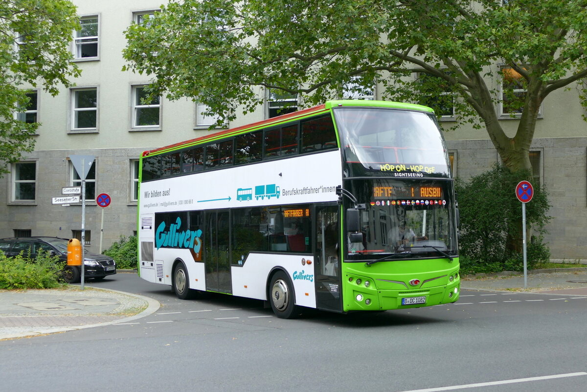 Gullivers Bus Gmbh mit dem Güleryüz Cobra DD, Wagen '1082' unterwegs in Berlin, August 2021.