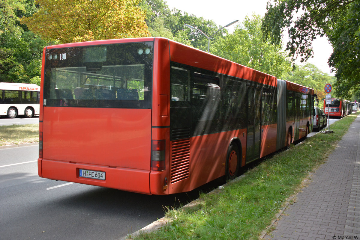 H-FE 604 ist am 05.08.2018 für die S-Bahn Berlin GmbH als SEV unterwegs. Aufgenommen wurde ein MAN / Bahnhof Wannsee.