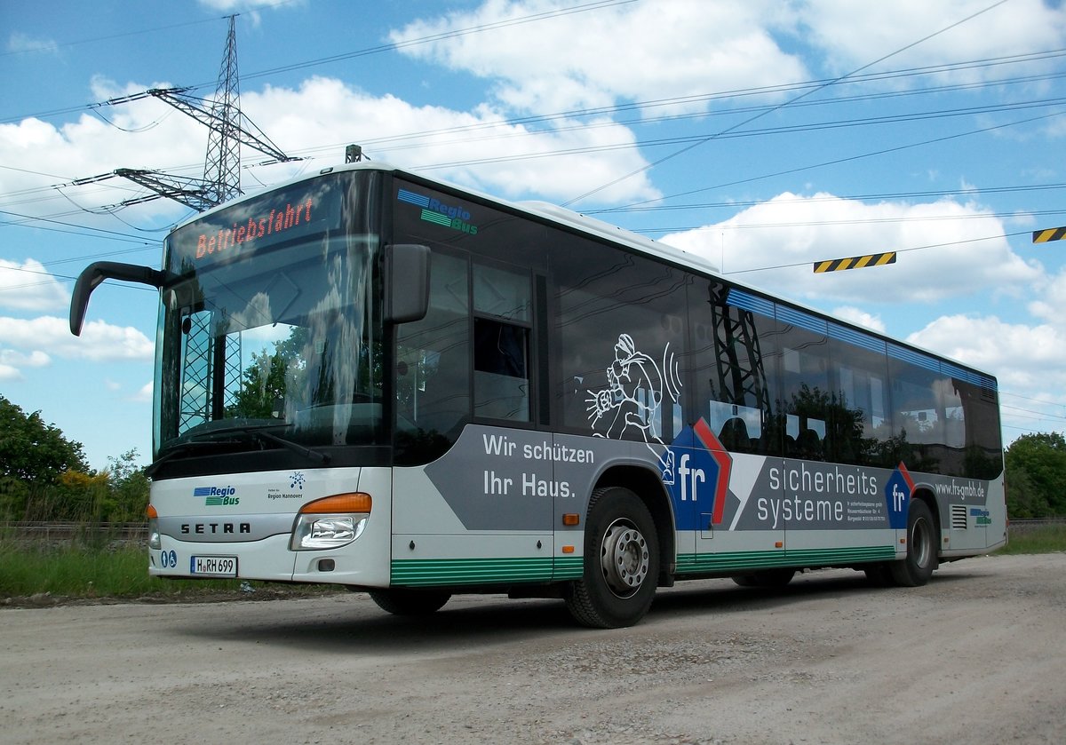 H-RH 699 hier aufgenommen in Burgwedel auf dem Wendeplatz am Bahnhof Burgwedel am 16.05.2014