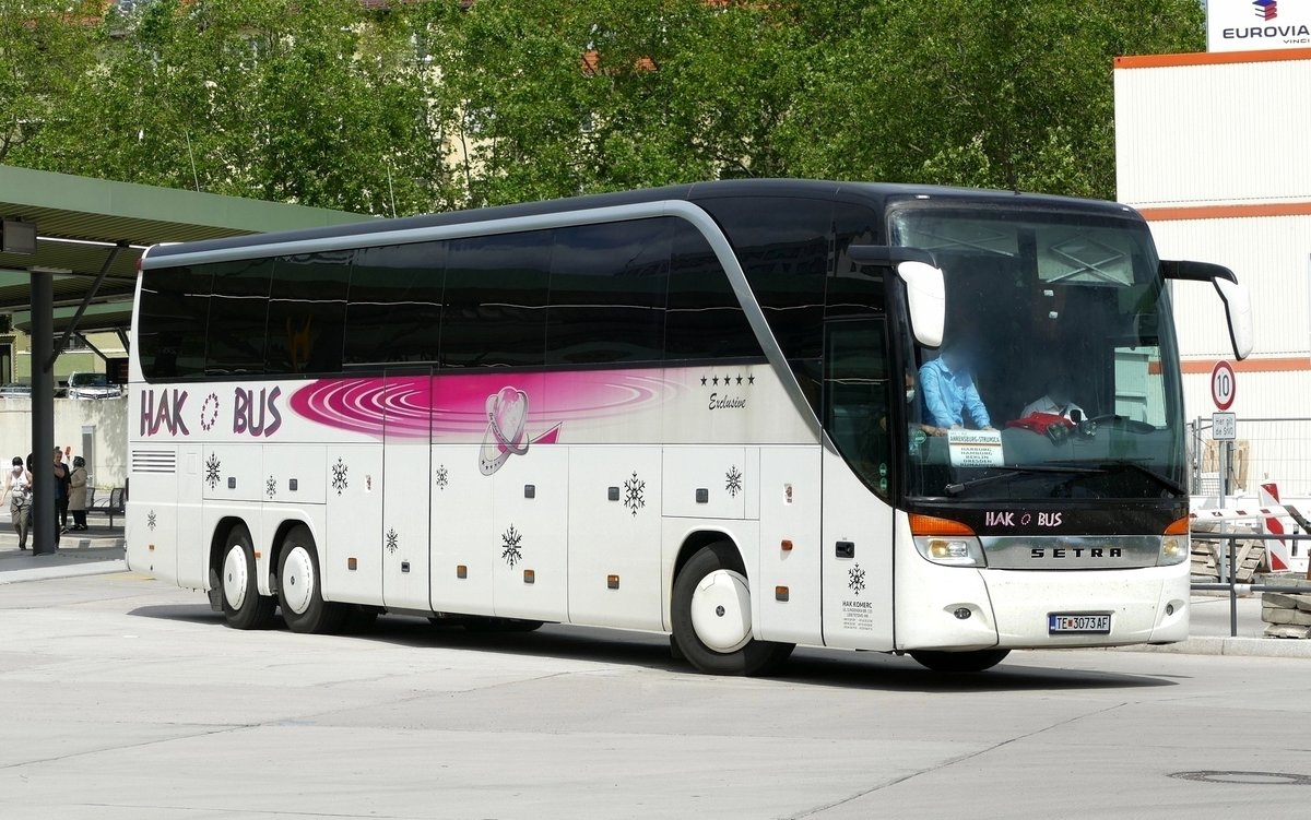 HAK BUS, Setra S 417 HDH '3073AF'. Berlin im Juli 2020.