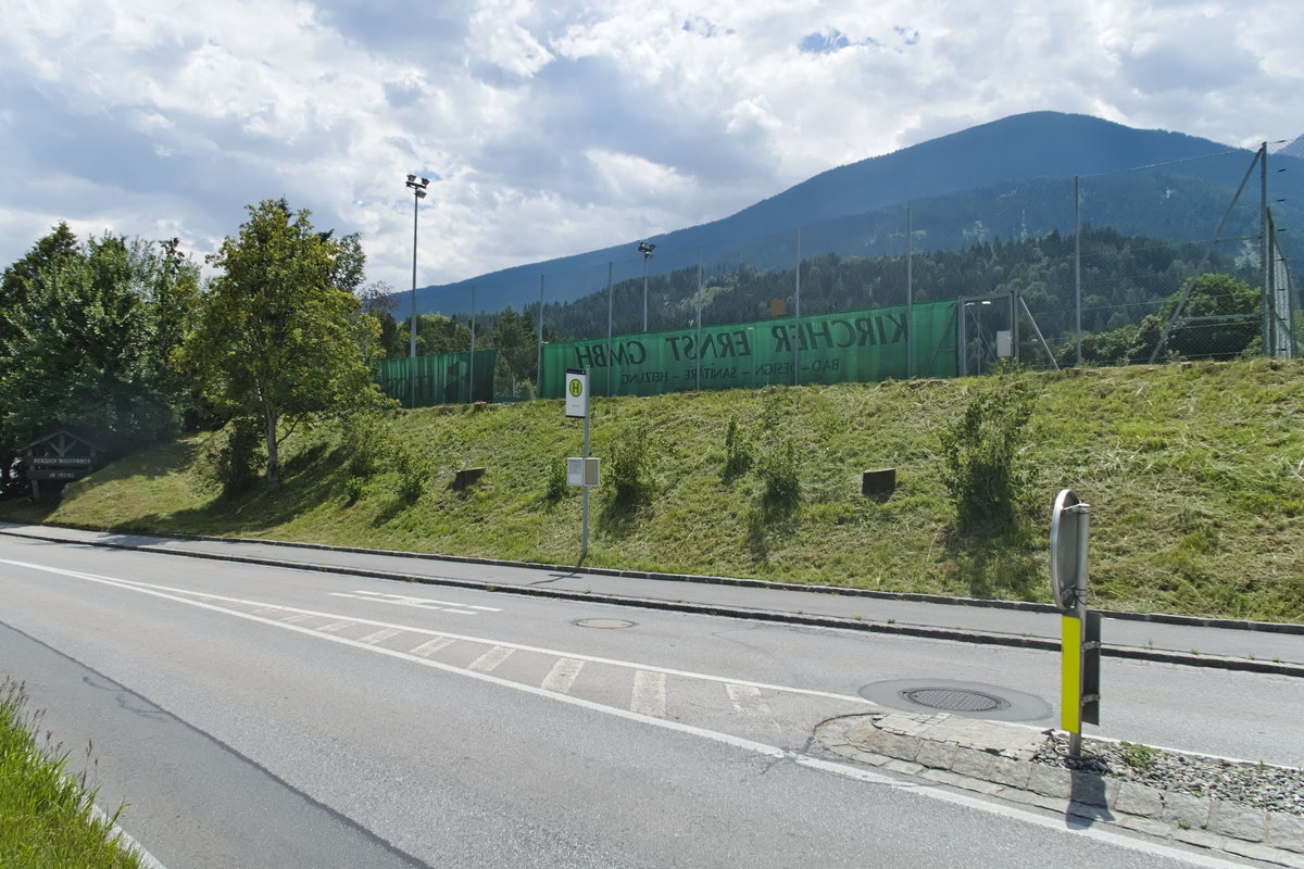 Haltestelle Inzing Sportplatz (Südseite). Aufgenommen 25.6.2020.