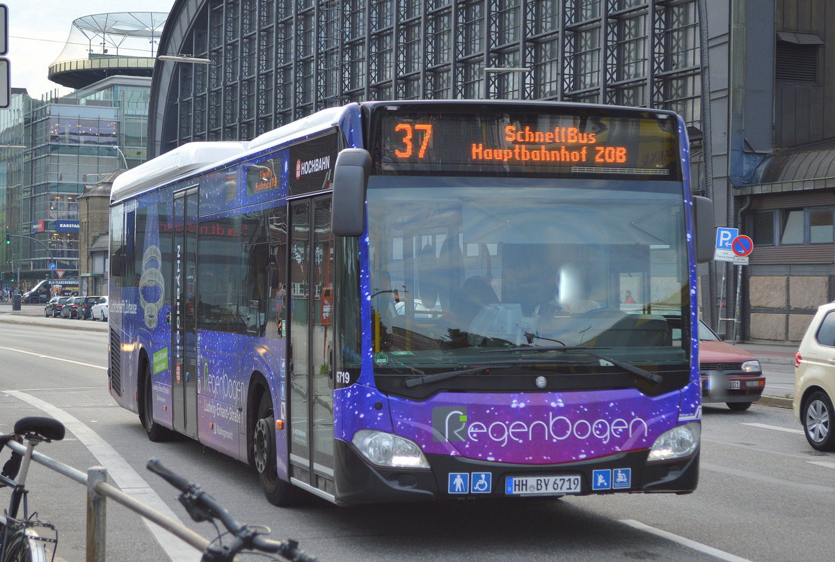 Hamburger Hochbahn AG (HHA) mit MB O 530 LE „C2“ Wagen 6719 (Bj. 2017) Linie 37 am 18.06.19 Hamburg Hbf.