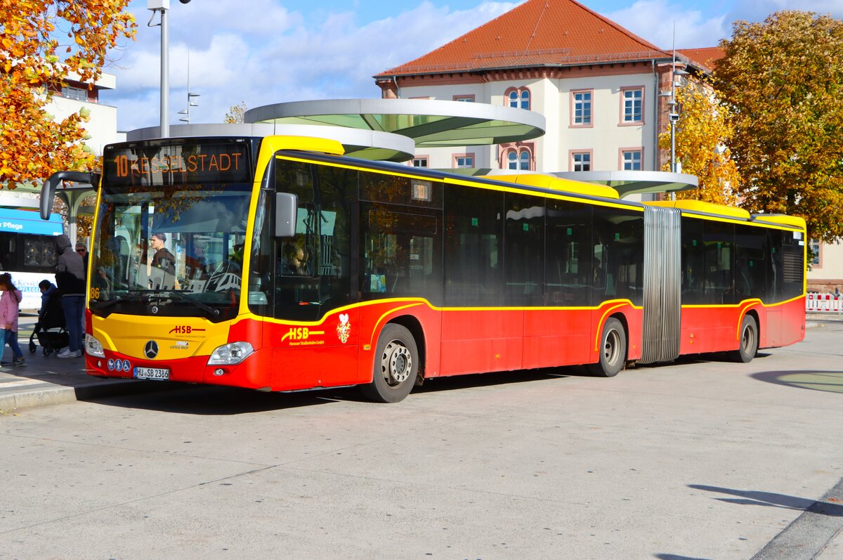 Hanauer Stra�enbahn Mercedes Benz Citaro 2 G Wagen 86 am 24.10.26 in Hanau Freiheitsplatz 