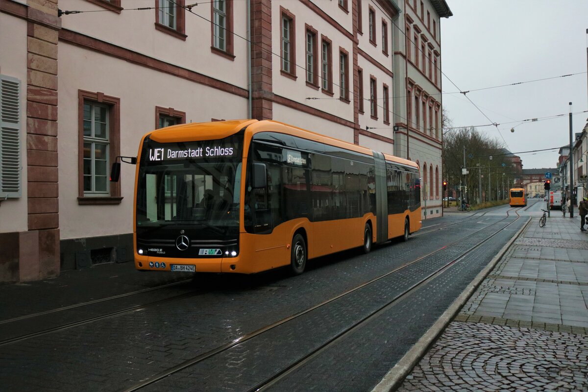 HEAG Mobilo Mercedes Benz eCitaro G Wagen 424 am 04.12.21 in Darmstadt