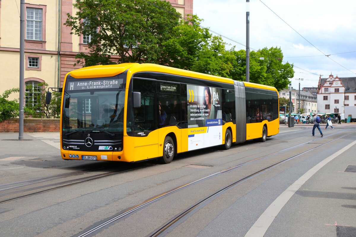 HEAG mobilo Mercedes Benz eCitaro G Wagen 417 am 04.05.24 in Darmstadt Innenstadt