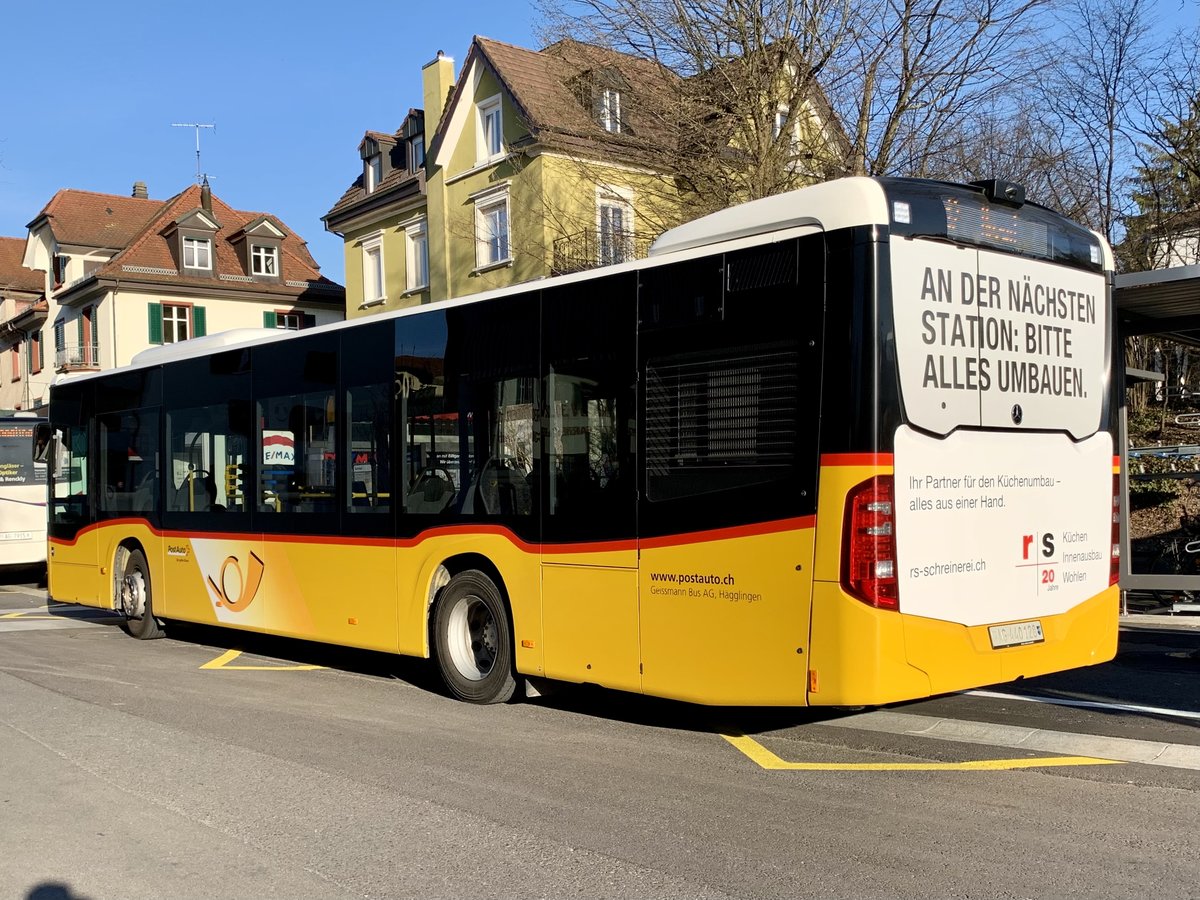 Heckansicht des MB C2 '11065' vom PU Geissmann Bus, Hägglingen am 24.3.21 beim Bahnhof Wohlen.