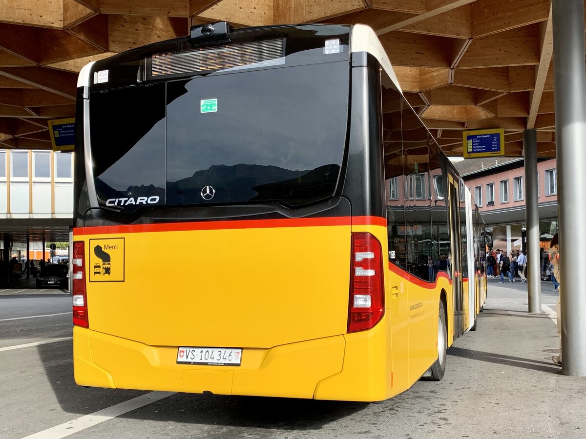 Heckansicht des MB C2 G '11585' des PU Buchard Voyages, Leytron am 28.9.21 beim Bahnhof Sitten.