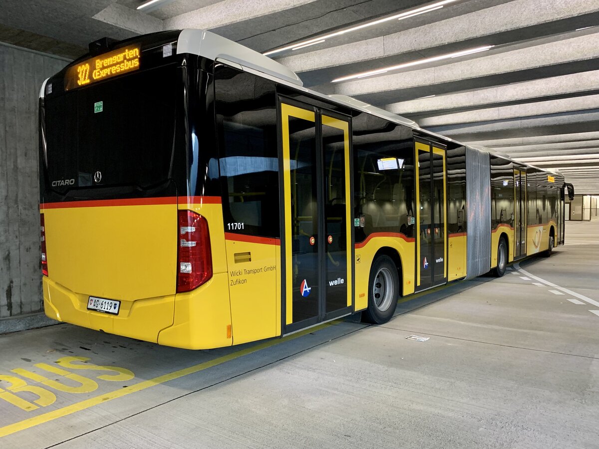 Heckansicht des MB C2 G '11701' des PU Wicki Transport, Zufikon am 14.10.21 in der Poststation in Baden.