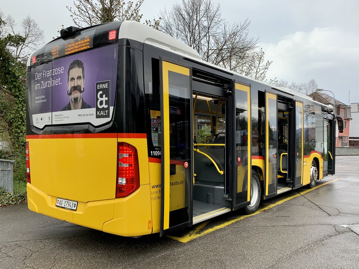 Heckansicht des MB C2 K '11094' vom PU Erne Bus AG, Full am 13.4.21 beim Bahnhof Koblenz.