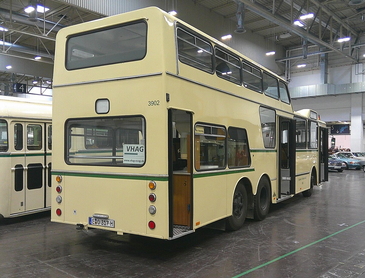 Heckansicht eines Mercedes Benz O317 Anderthalbdecker aus dem Jahr 1972/1974. Retro-Classics Essen am 09.04.2026.