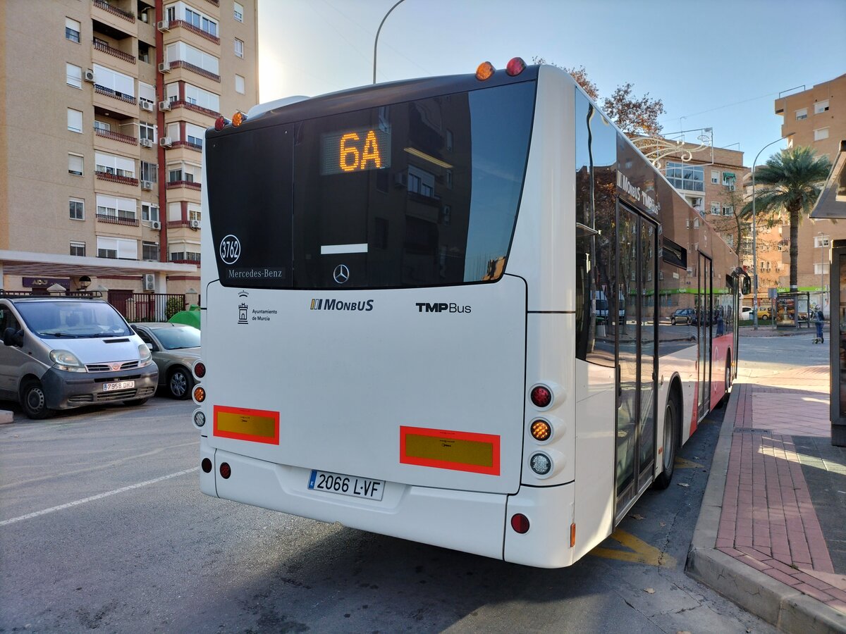 Heckansicht vom Wagen 3762 im spanischen Murcia am 22.12.2022. Fahrzeugtyp O530 II mit Conecto Aufbau.