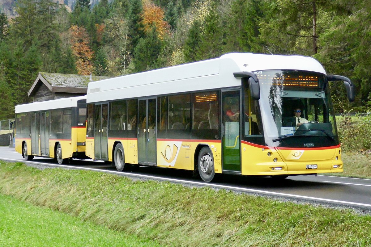 Hess Buszug 'BE 474 560' von Lauterbrunnen, unterwegs als Bahnersatz nach Interlaken Ost, am 2.11.19 bei der Abzweigung Zweilütschinen.