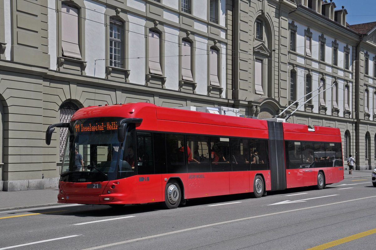 Hess Trolleybus 21, auf der Linie 11, fährt beim Bubenbergplatz vorbei. Die Aufnahme stammt vom 09.07.2018.