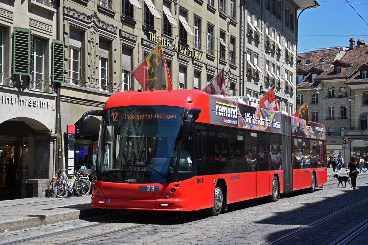 Hess Trolleybus 23, auf der Linie 12, bedient die Haltestelle Bärenplatz. Die Aufnahme stammt vom 08.07.2022.