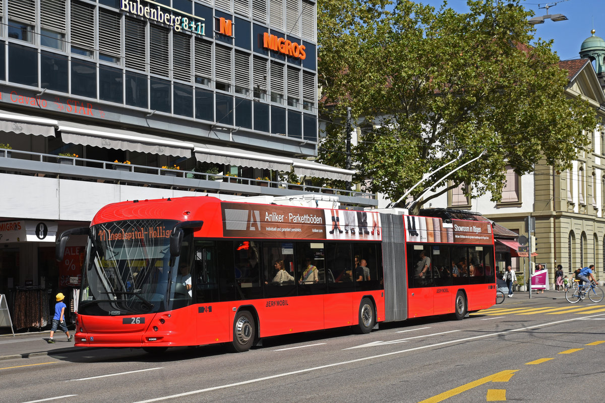 Hess Trolleybus 26, auf der Linie 11, überquert den Bubenbergplatz. Die Aufnahme stammt vom 16.09.2019.
