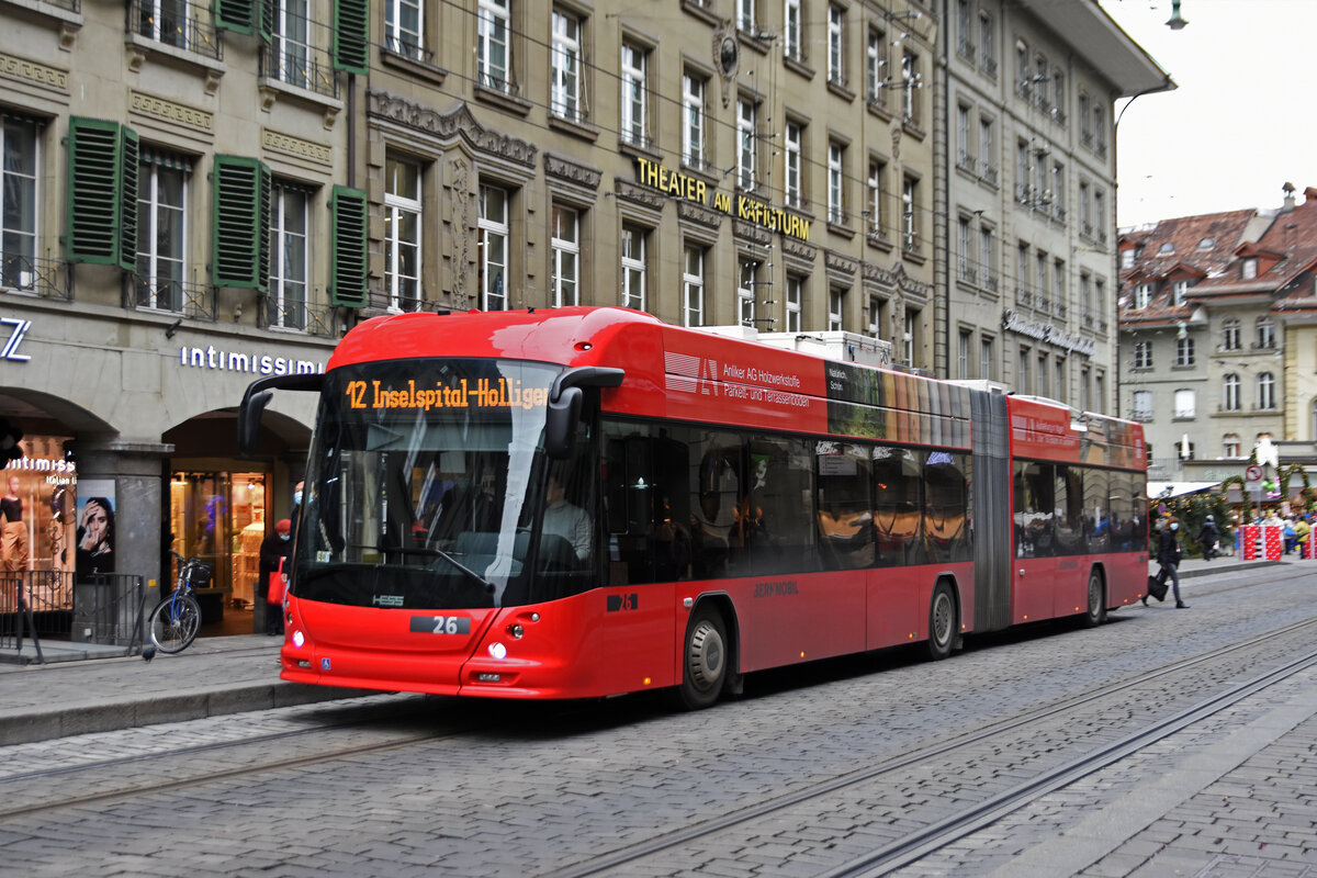 Hess Trolleybus 26, auf der Linie 12, bedient die Haltestelle Bärenplatz. Die Aufnahme stammt vom 30.11.2021.