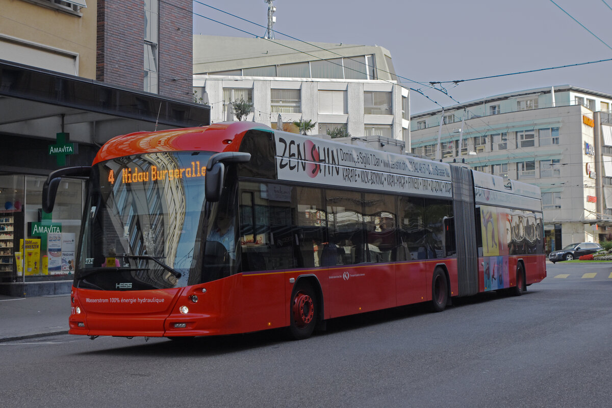 Hess Trolleybus 97, auf der Linie 4, fährt Richtung Bahnhof Biel. Die Aufnahme stammt vom 25.09.2021.