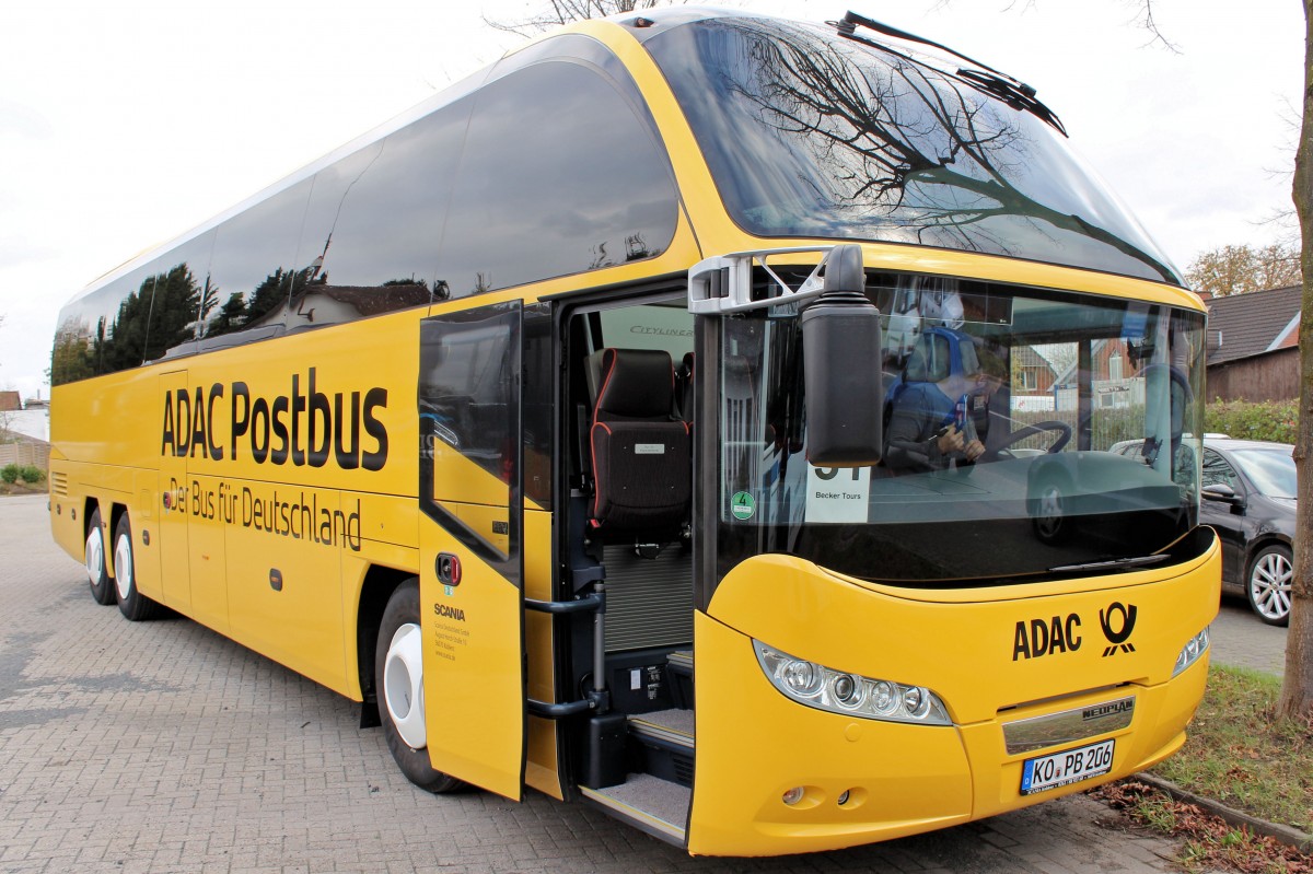 Heute, am 29.10.2013 hat das Tostedter Unternehmen  www.Becker-Reisen.de  ihren ersten  Postbus  fr die neue Berlinlinie bekommen.
