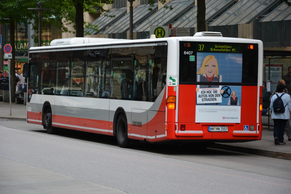 HH-HN 2557 (Mercedes Benz O 530 Ü Citaro / Hochbahn) fährt am 11.07.2015 auf der Schnellbus Linie 37. Aufgenommen an der Mönckebergstraße in Hamburg.
