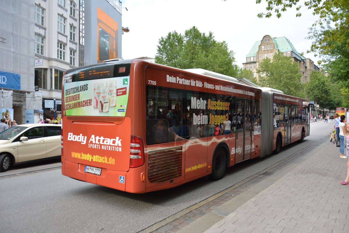 HH-HN 2775 fährt am 11.07.2015 auf der Linie M6. Aufgenommen wurde ein Mercedes Benz Citaro Facelift / Hochbahn / Hamburg Mönckebergstraße.
