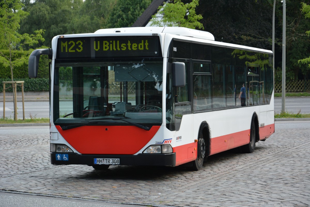 HH-TR 308 steht am 11.07.2015 am U-Bahnhof Hamburg Niendorf Markt. Aufgenommen wurde ein Mercedes Benz Citaro / Jasper.
