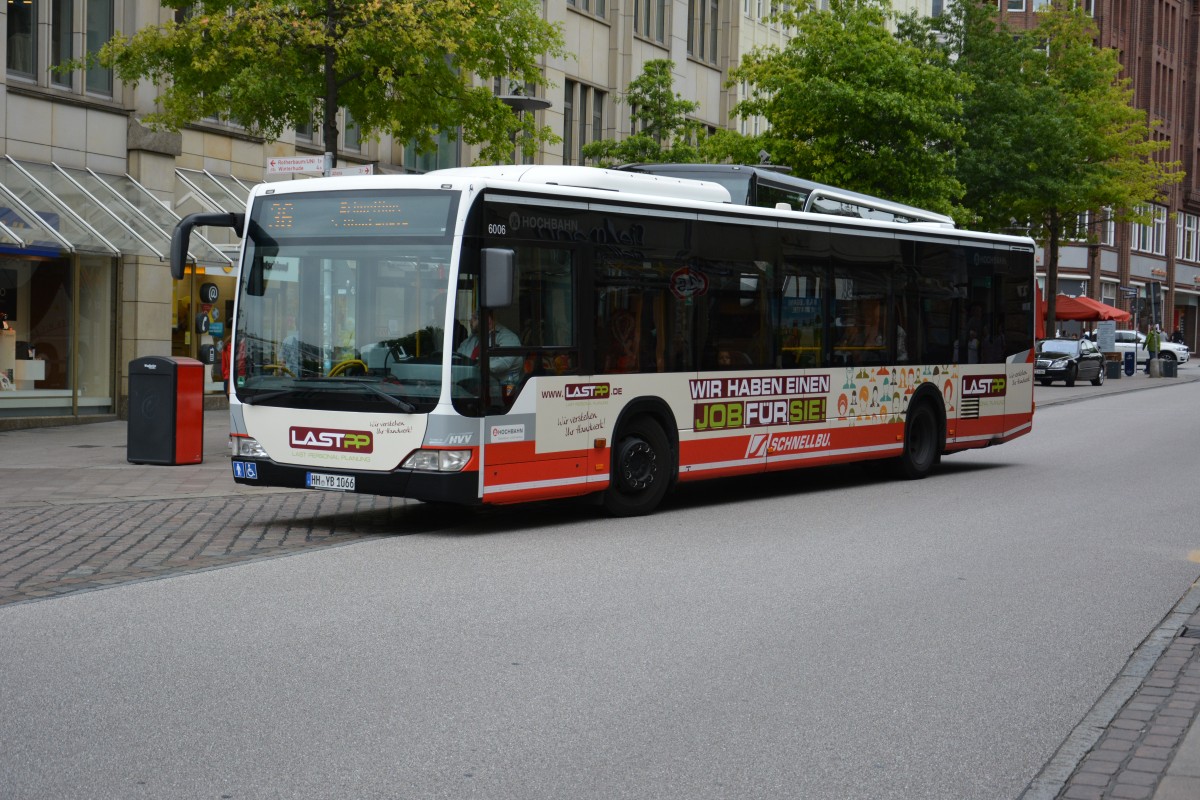 HH-YB 1066 (Mercedes Benz Citaro / Hochbahn) fährt am 11.07.2015 auf der Schnellbus Linie 36. Aufgenommen an der Mönckebergstraße in Hamburg.
