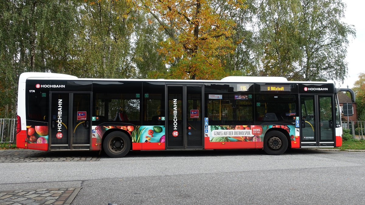 HHA 1774 (HH-JA 447) am 25.10.2019, Hamburg, U-Bahn Billstedt, EvoBus Citaro MB C2, 3-türig, EZ 04.2017 /