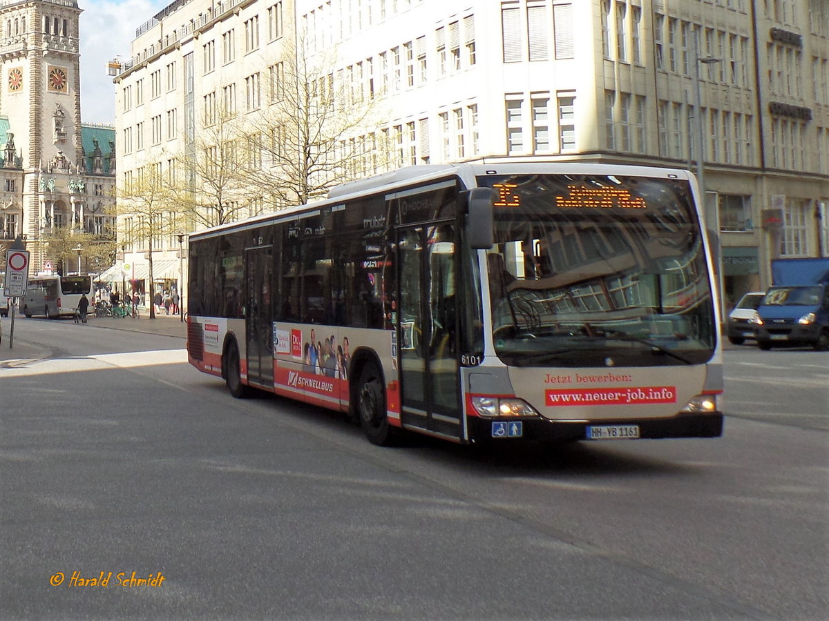 HHA-6101 (HH-) am 19.4.2017, Hamburg; Kreuzung Mönckeberg-/Bergstr. / Schnellbus, EvoBus MB O 530 Facelift, Baujahr 2011 /