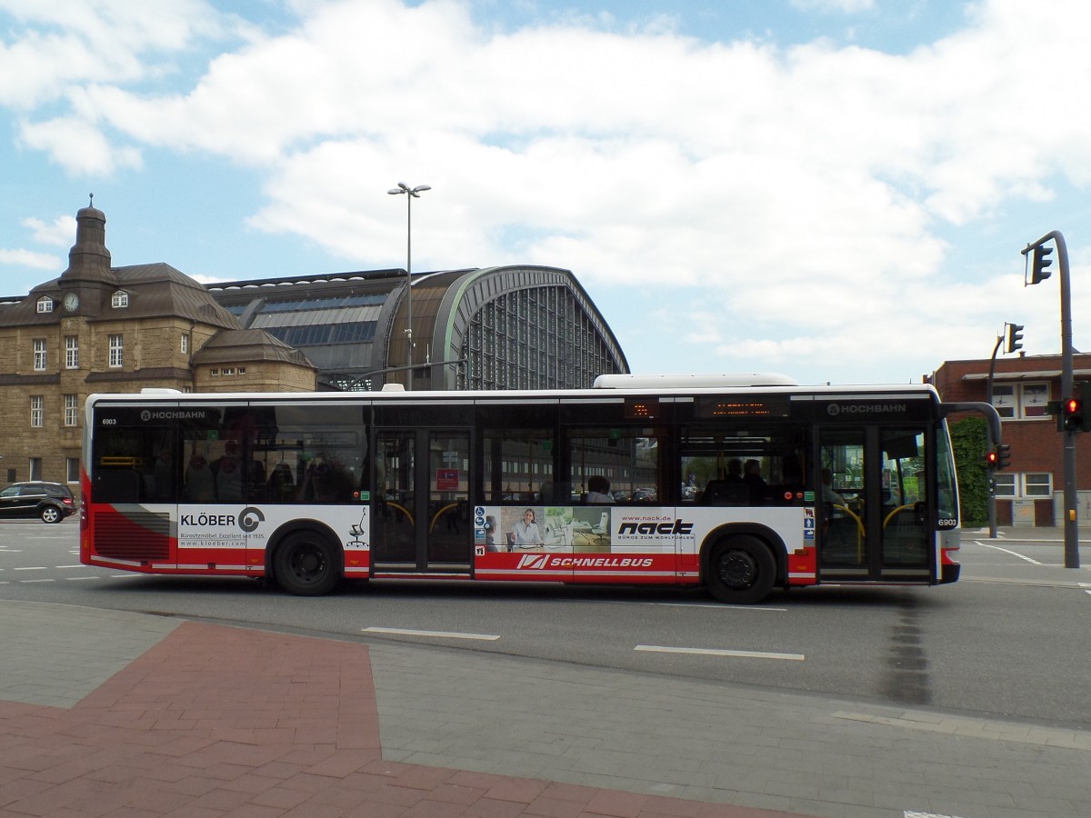 HHA 6903 (HH-HN 2963) am 28.4.2014, am Hauptbahnhof, Steintorwall
