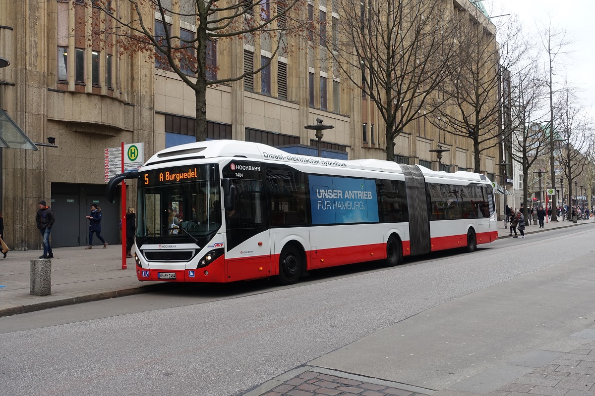 HHA 7484 (HH-YB 1484), am 1.3.2019, Hamburg, Mönckebergstr., Linie 5 nach Burgwedel, Volvo 7900 LH, EZ 2014