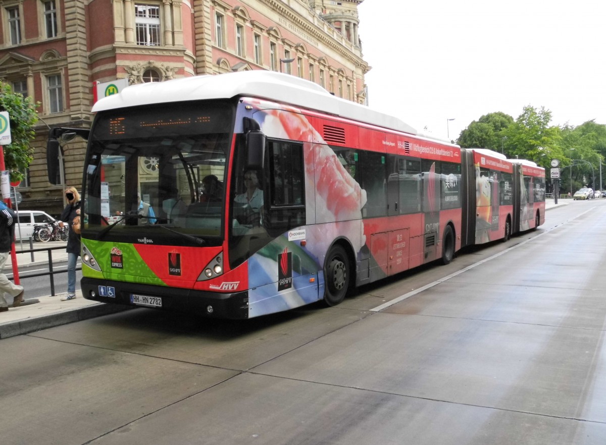 HHA 8702 Van Hool AGG 300 auf M5, Stephansplatz am 13.07.15