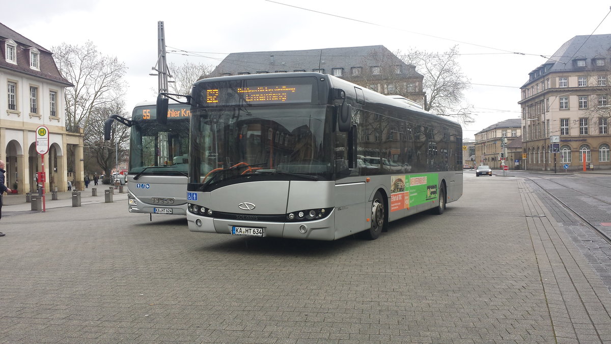 Hier fährt der KA HT 634 von Hagro Transbus auf der Buslinie 62 zum Entenfang über die Heidenstückersiedlung in die Haltestelle Karlsruhe Hauptbahnhof Vorplatz ein. Gesichtet am 10.03.2018 am Hauptbahnhof in Karlsruhe.